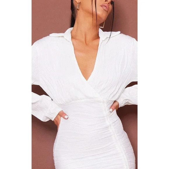 PrettyLittleThing White Long Sleeve Textured Mini Dress / XS - Picture 2 of 3
